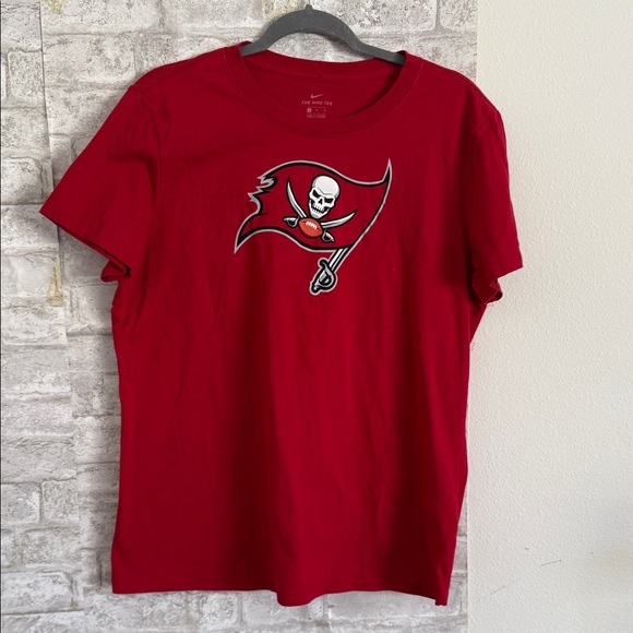 Nike Other - Tampa Bay Buccaneers Nike Men's Tee